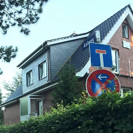 Haus Sonnenschein Str 10 * ティメンドルファー・シュトラント